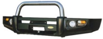 Передний силовой бампер с центральной хромированной дугой на Toyota Land Cruiser 80 PowerFul  1S-FJ80